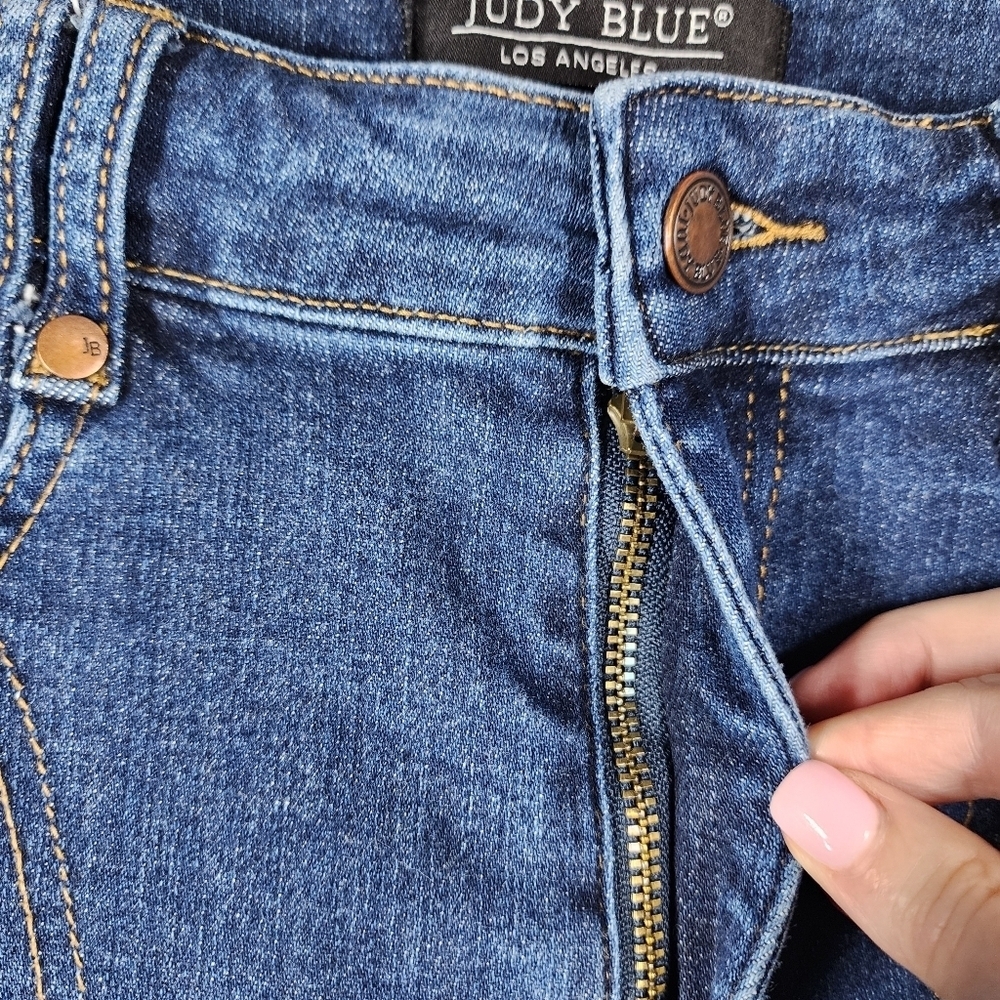JUDY BLUE STRAIGHT LEG ANKLE JEANS - Picture 4 of 10